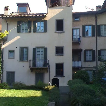 לינה וארוחת בוקר Entro Le Mura 3*