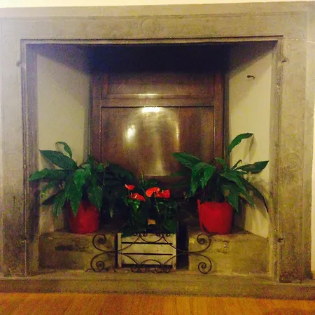 לינה וארוחת בוקר Entro Le Mura 3*